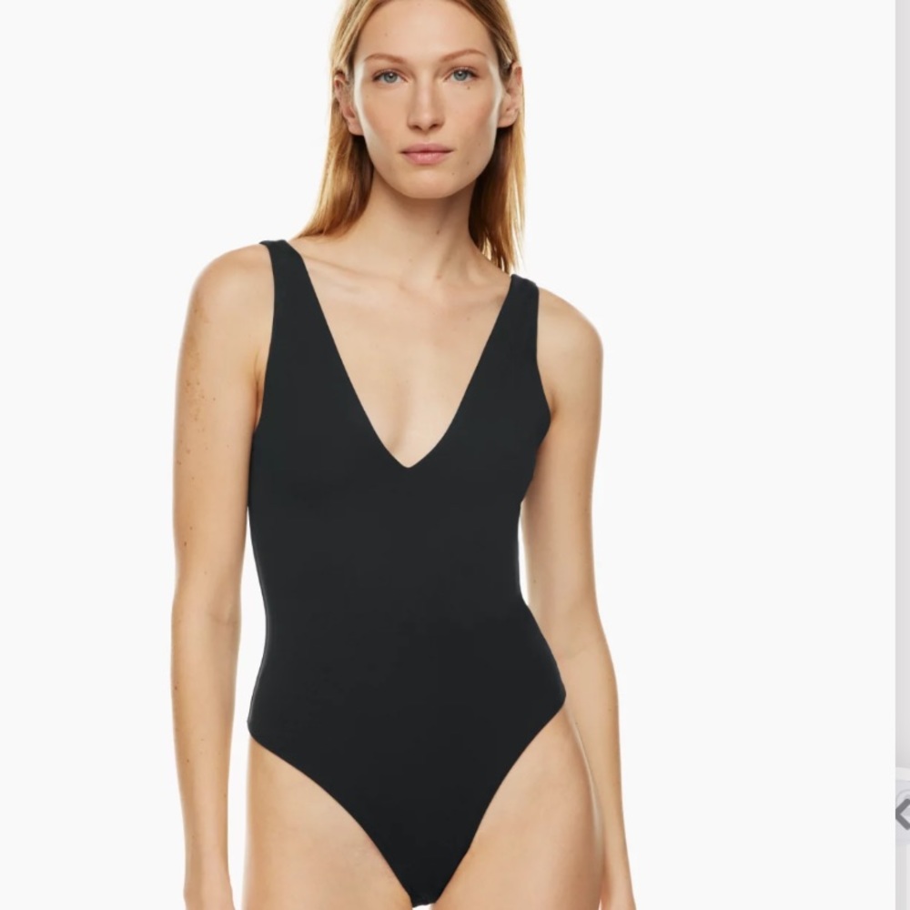 Aritzia Babaton Contour V-Neck Bodysuit Black, Small, BARELY WORN